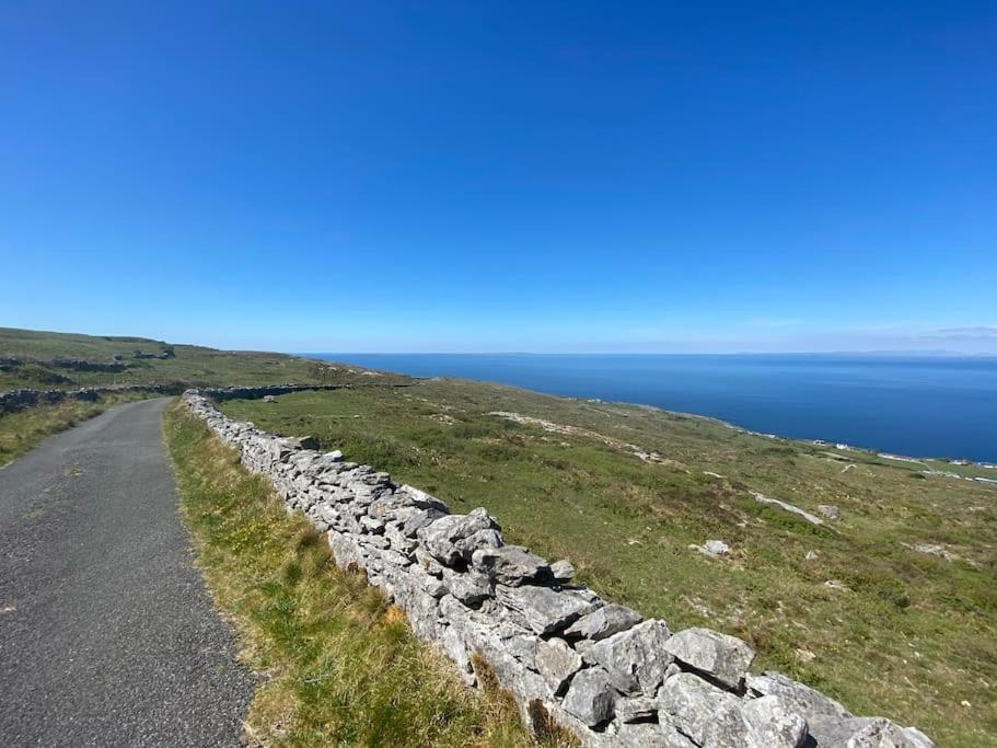 Into The Burren Hotell Murroogh Eksteriør bilde